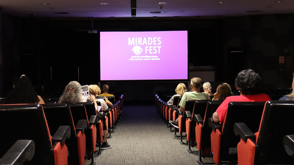 La IV edición de Miradesfest se despide en Torrent con su gala de premios
